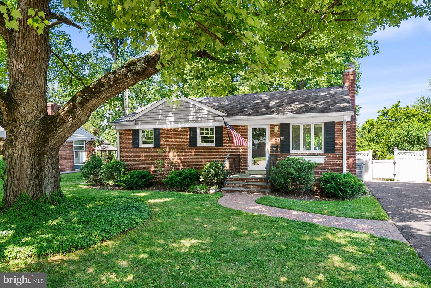 3220 Norfolk Lane, Falls Church