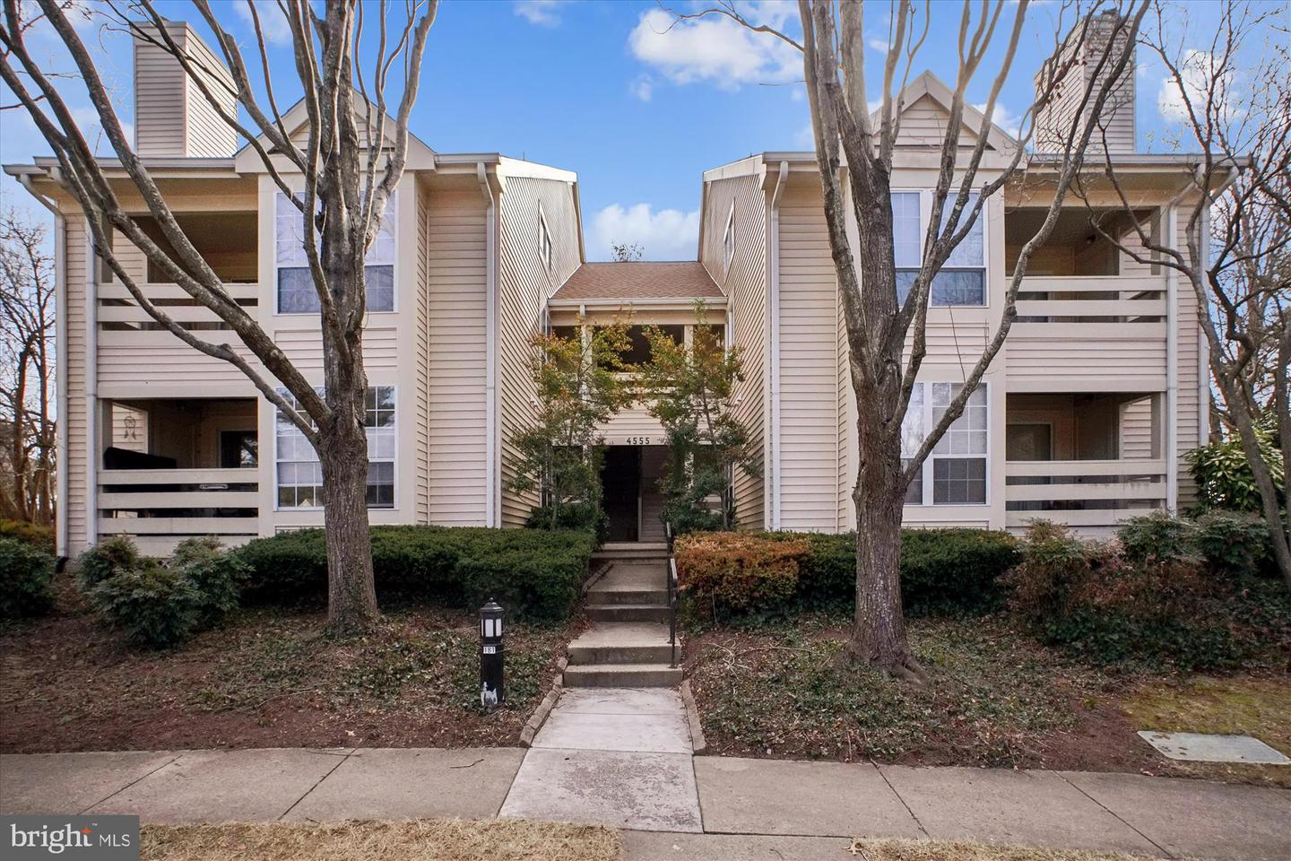 4555 Interlachen Court #j, Alexandria