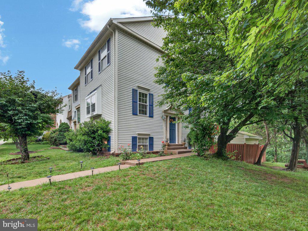 5700 Mason Bluff Drive