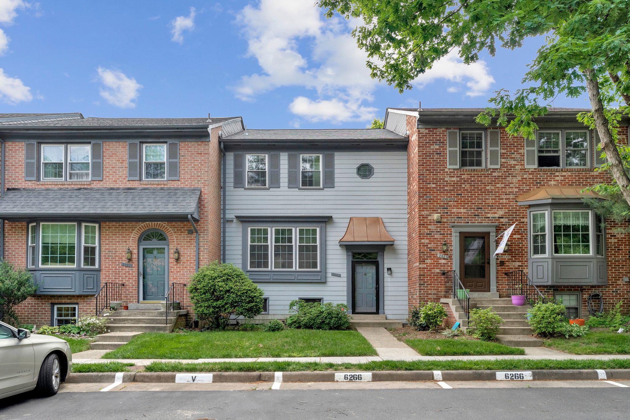 2827 Kelly Square
