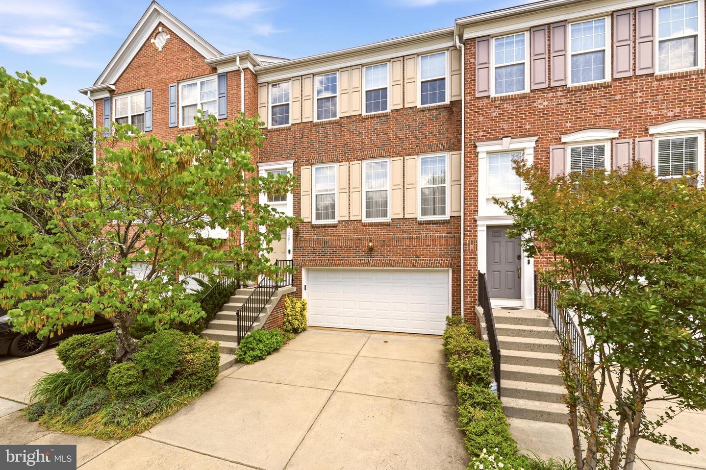 4093 Oak Village Landing, Fairfax