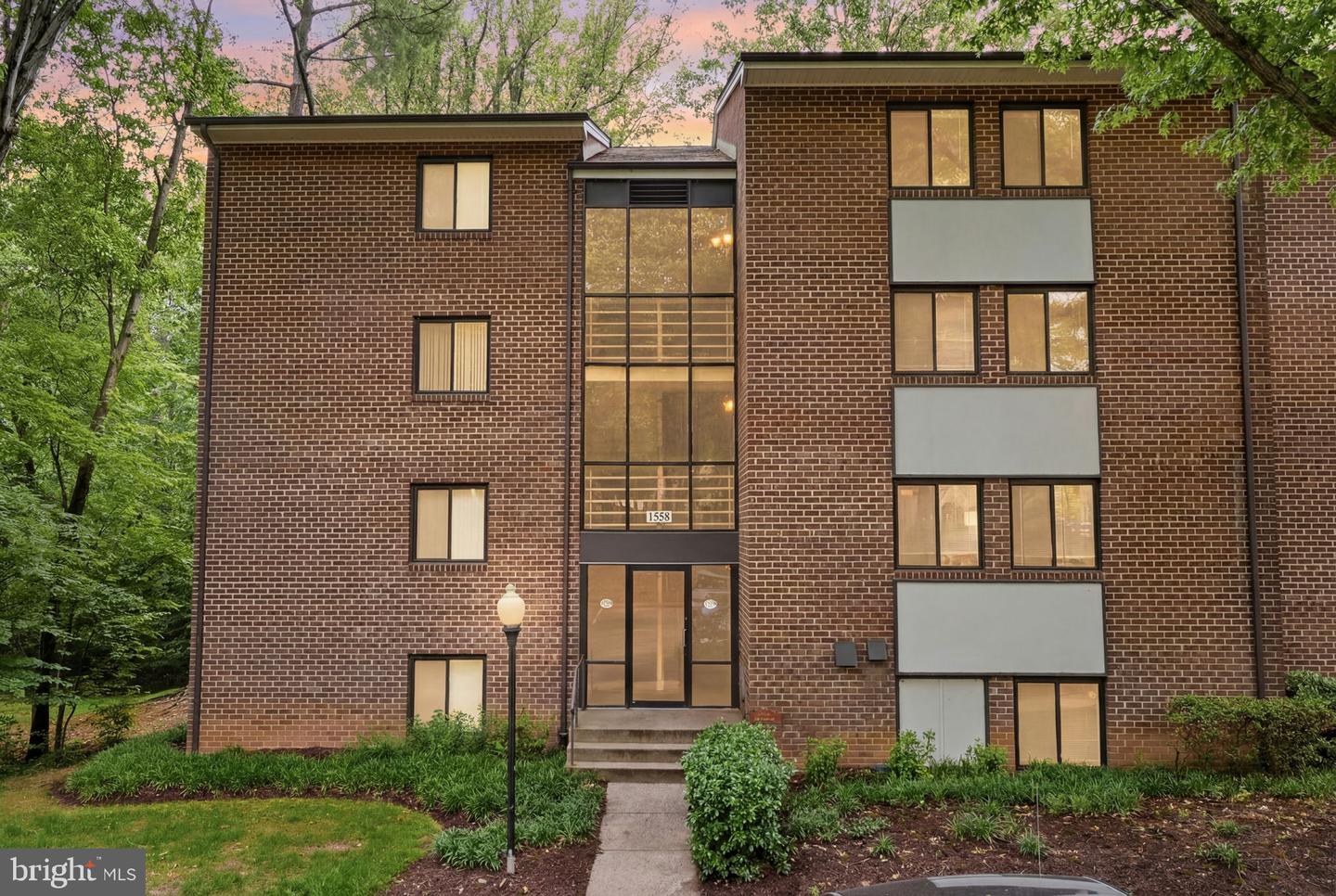 1558 Northgate Square #32b