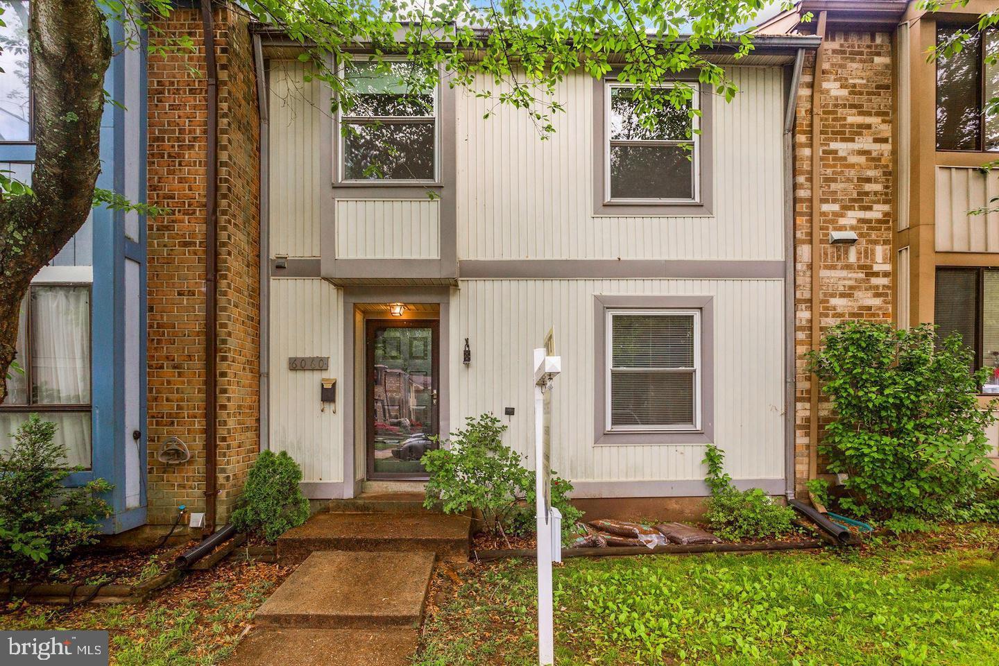 6060 Hollow Knoll Court