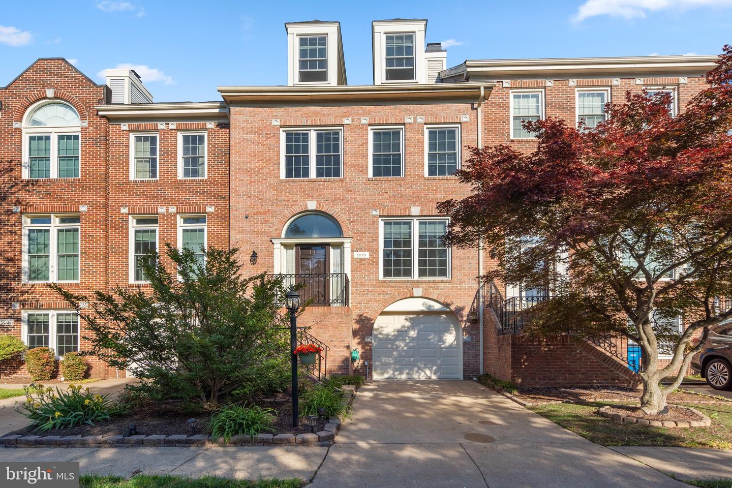 5529 Sully Lake Drive, Centreville