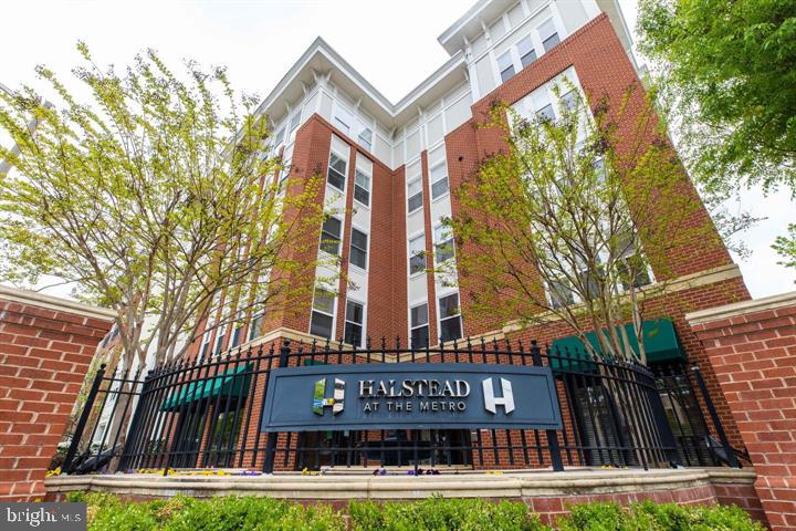 2665 Prosperity Avenue #403