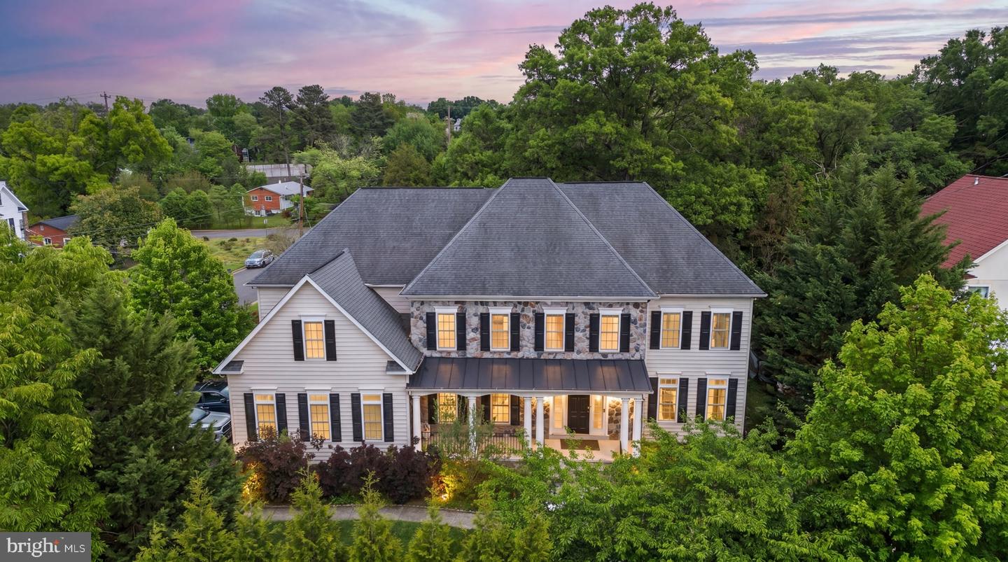 7101 Idylwood Road, Falls Church