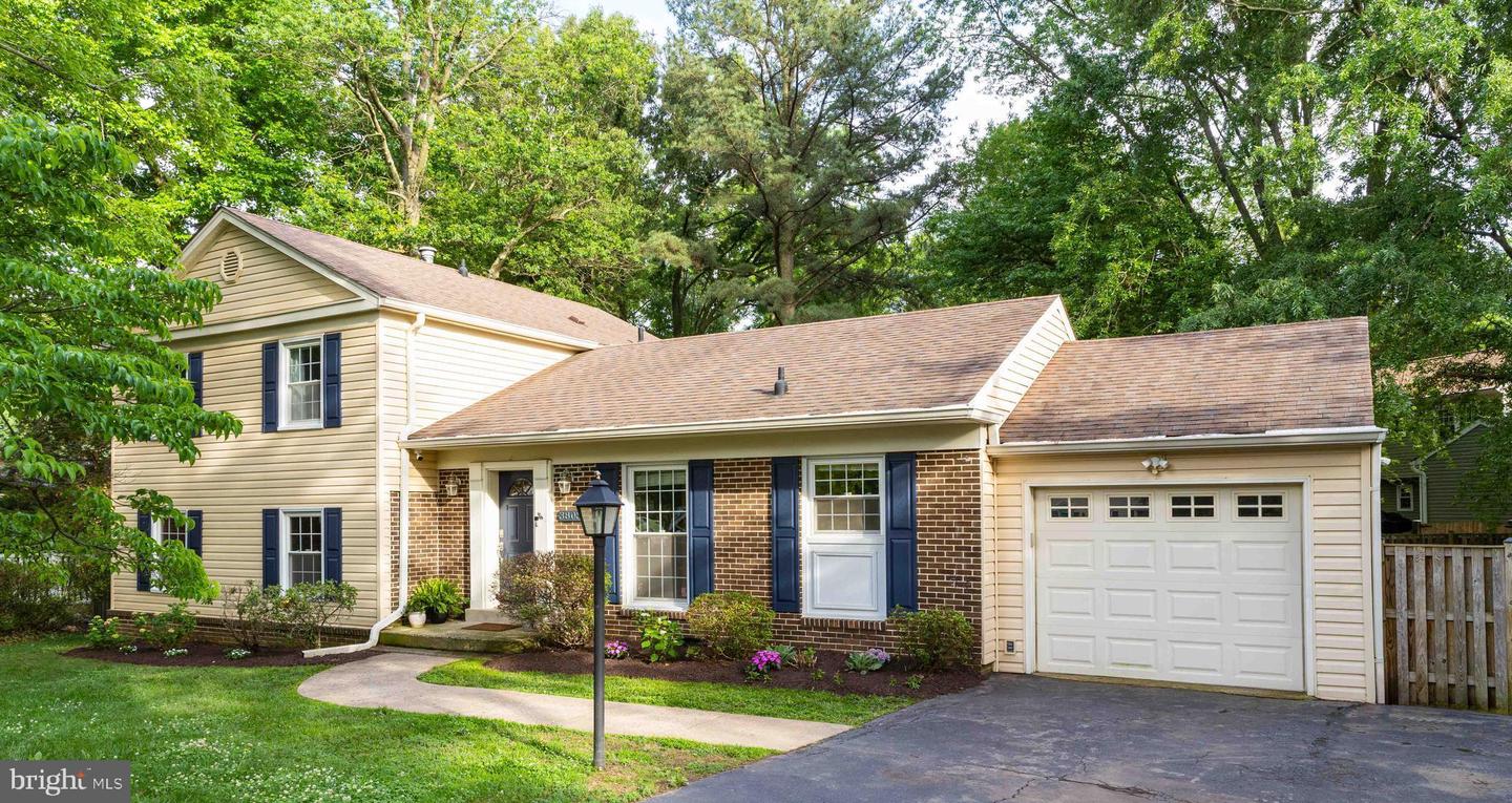 3803 Stoneybrooke Court, Alexandria