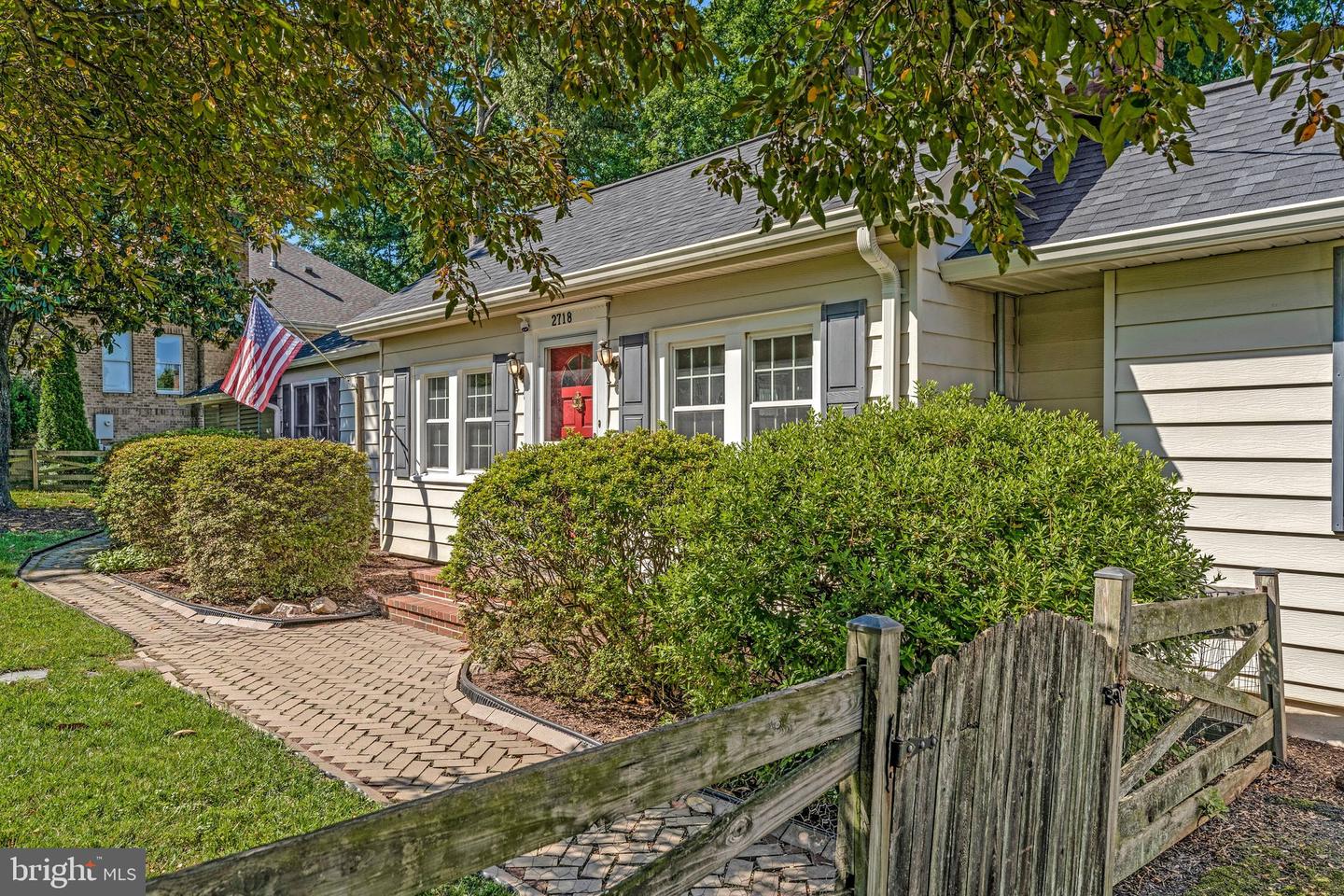 2718 Pioneer Lane, Falls Church