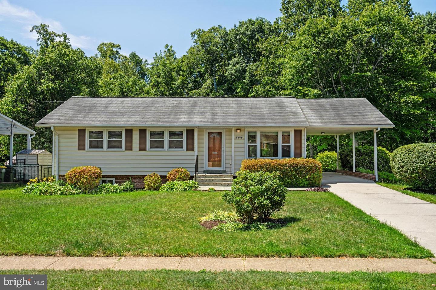 5308 Inverchapel Road, Springfield