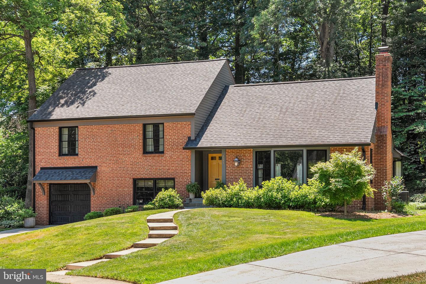 825 Elaine Court, Alexandria