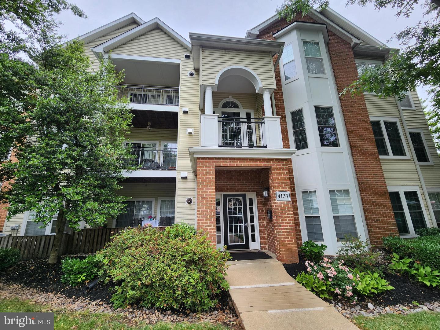 4137 Fountainside Lane #103