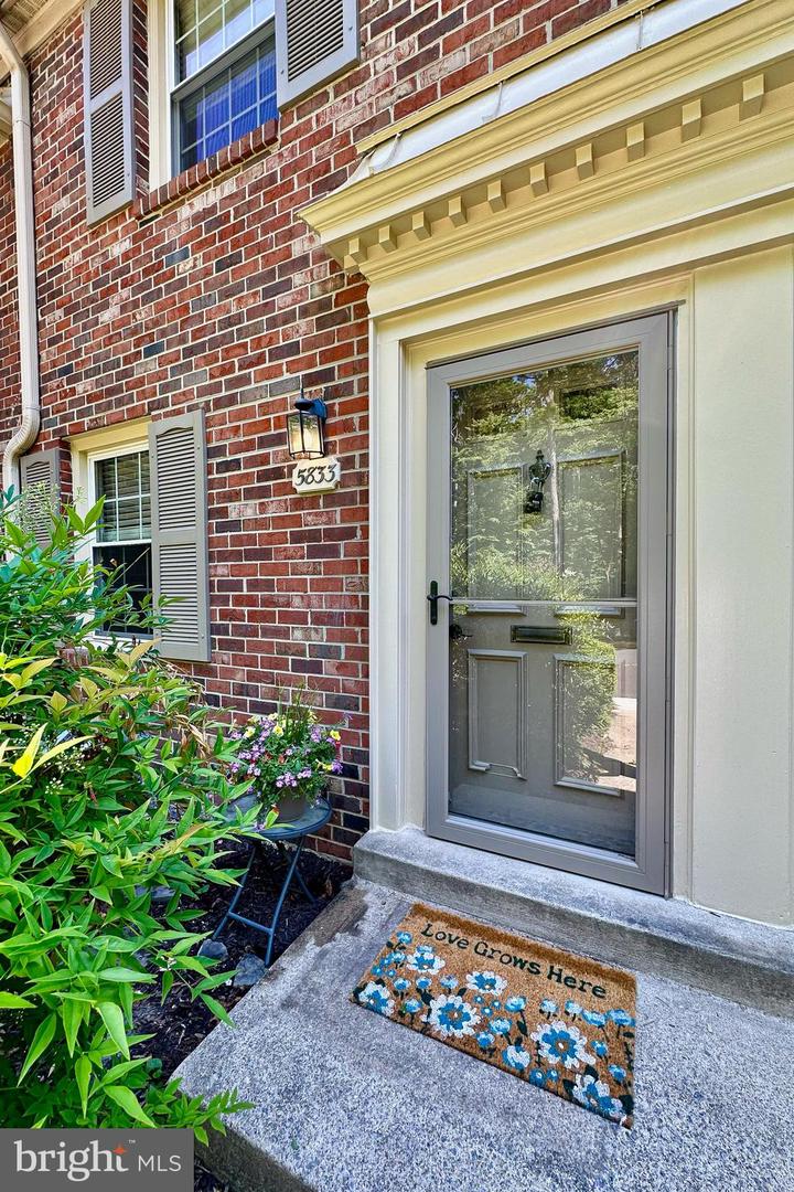 5833 Royal Ridge Drive #943, Springfield