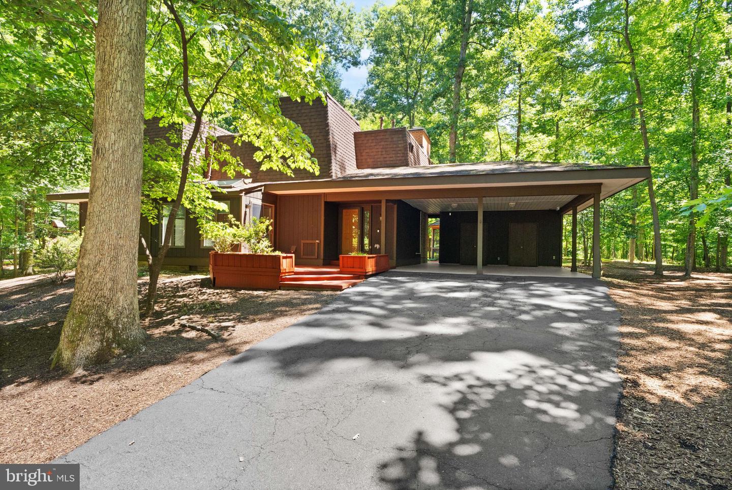 11609 Sourwood Lane