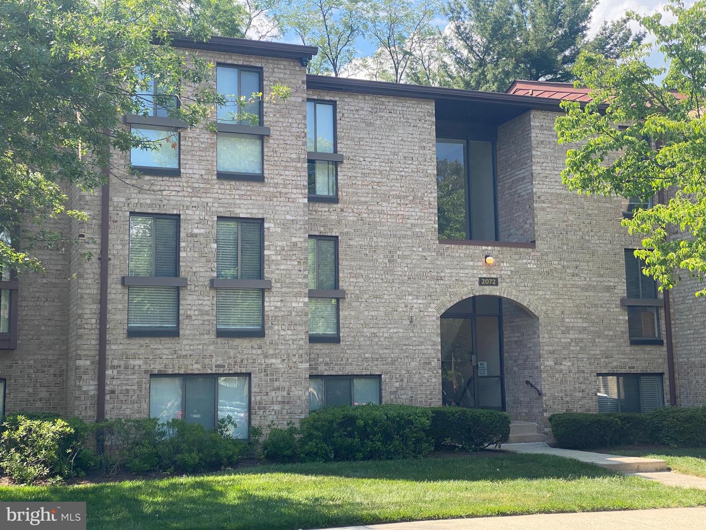 2072 Royal Fern Court #12b, Reston