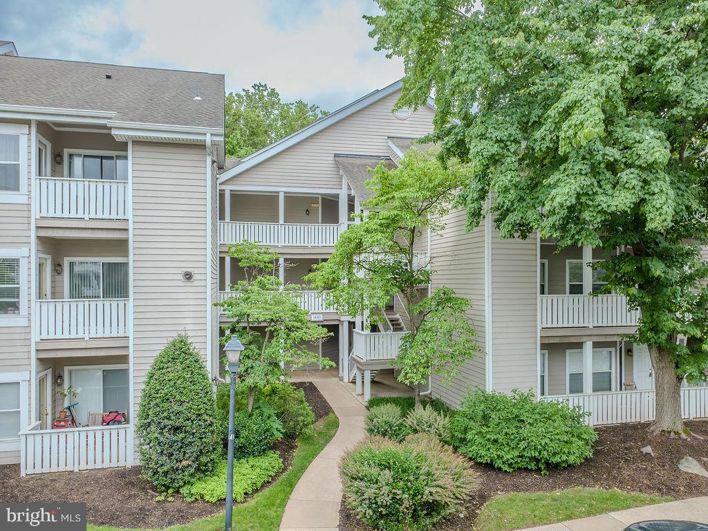 14321 Climbing Rose Way #204, Centreville