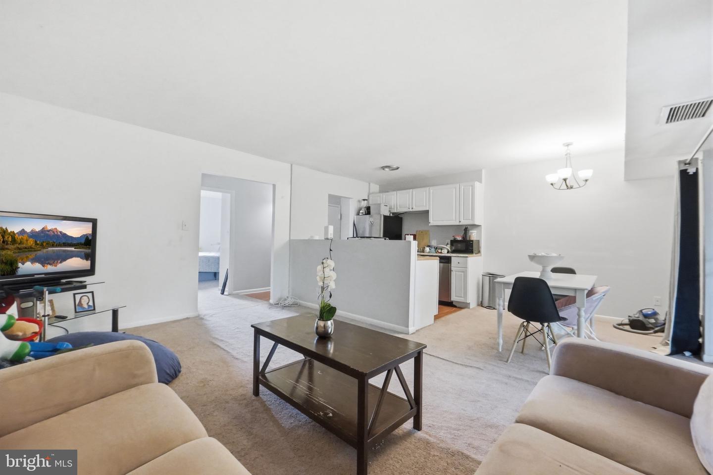 2231 Castle Rock Square #22c
