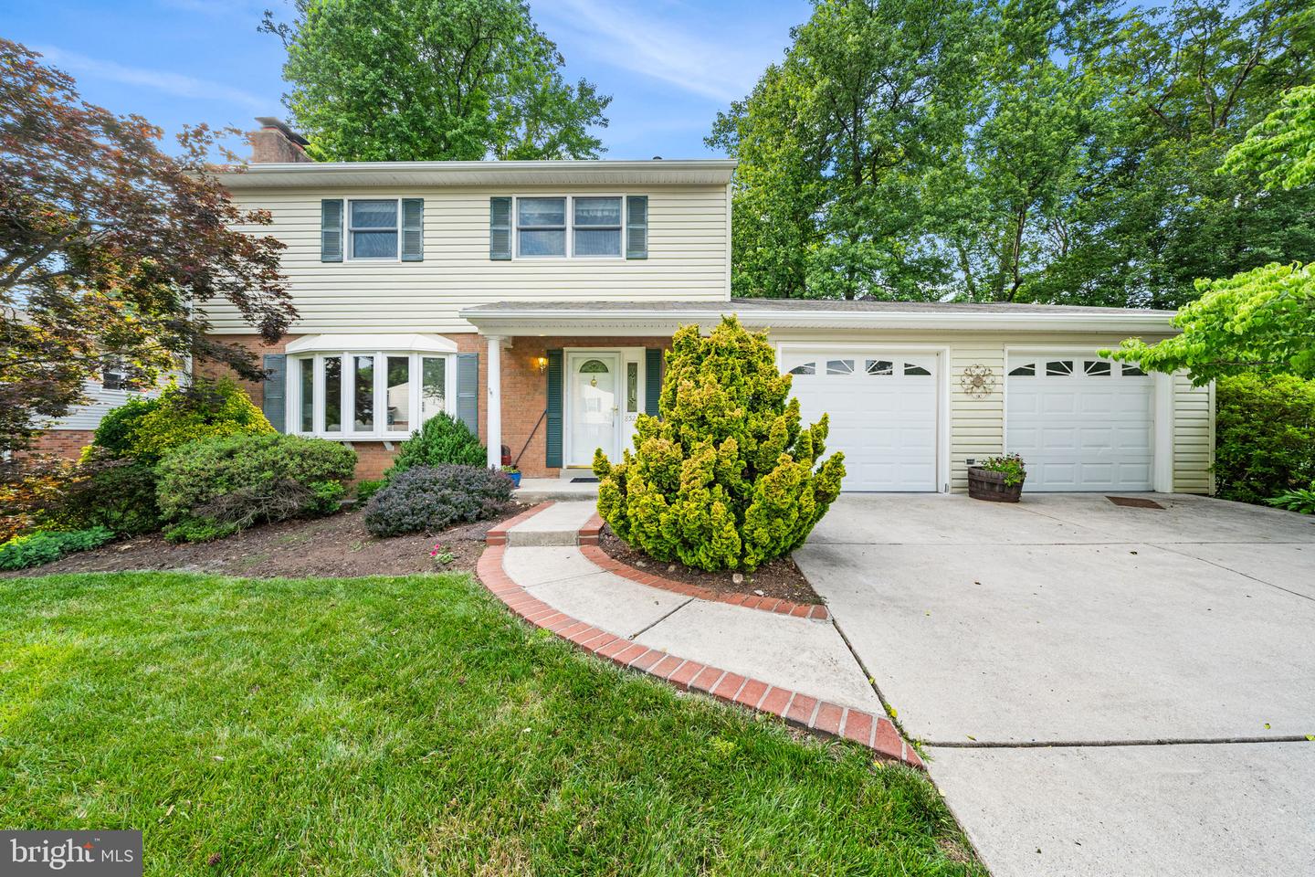 8522 Fairburn Drive, Springfield
