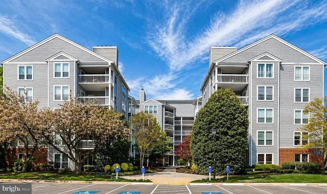 3176 Summit Drive #4-D7, Oakton