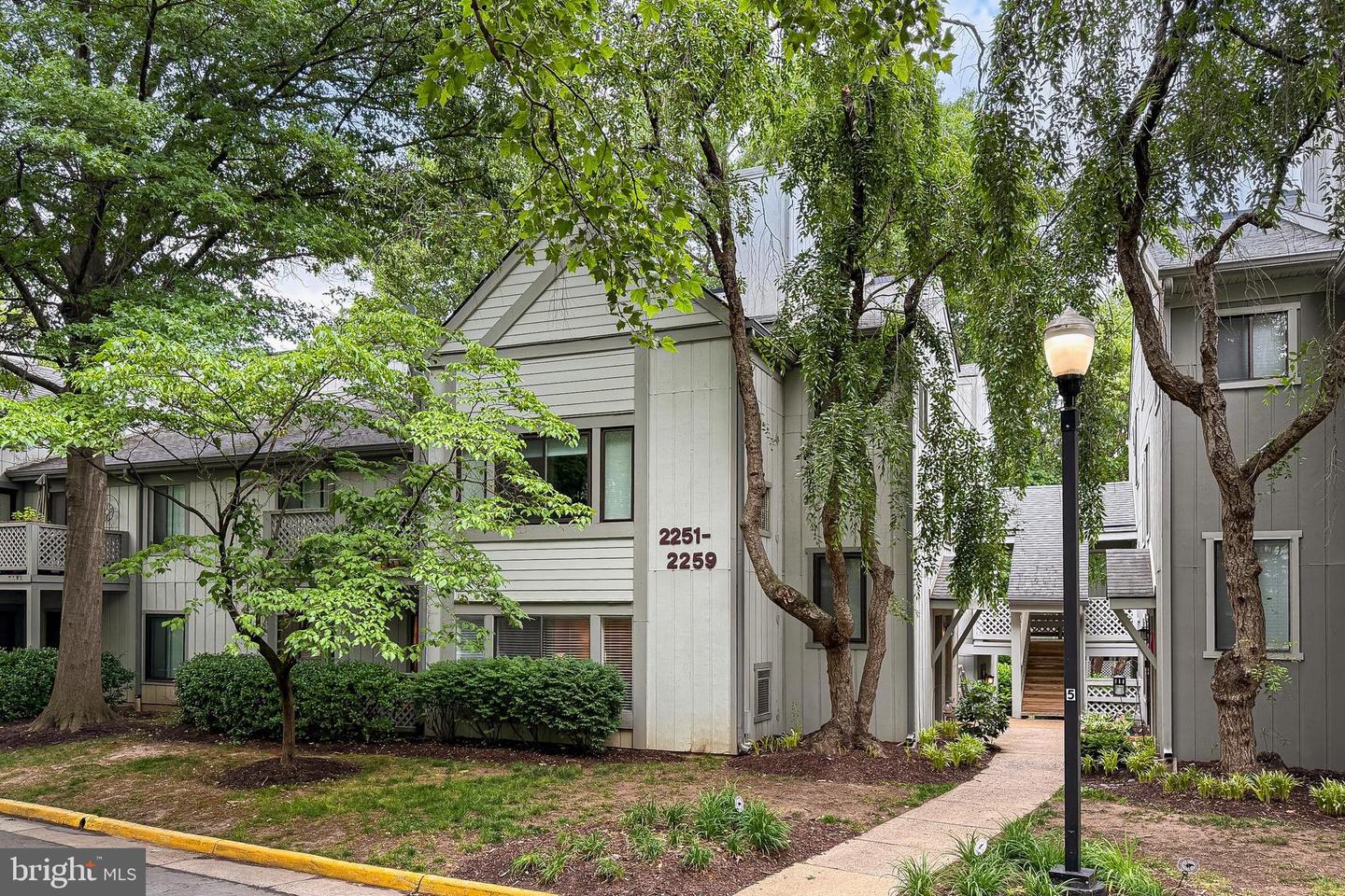 2251 Hunters Run Dr # 2251