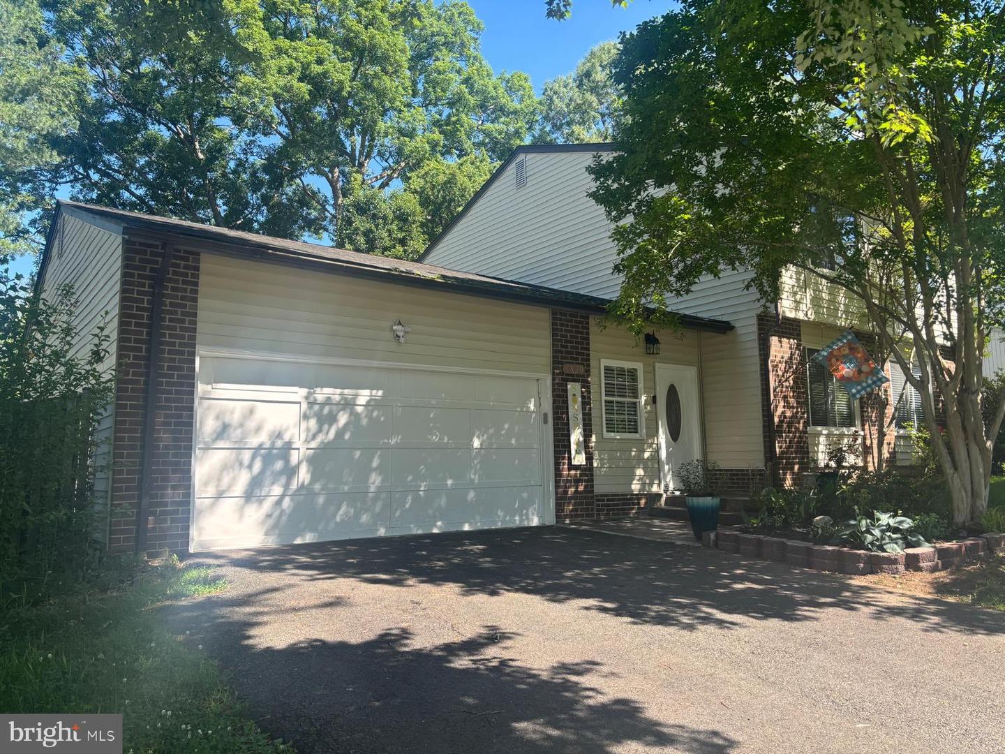 6820 Vantage Dr