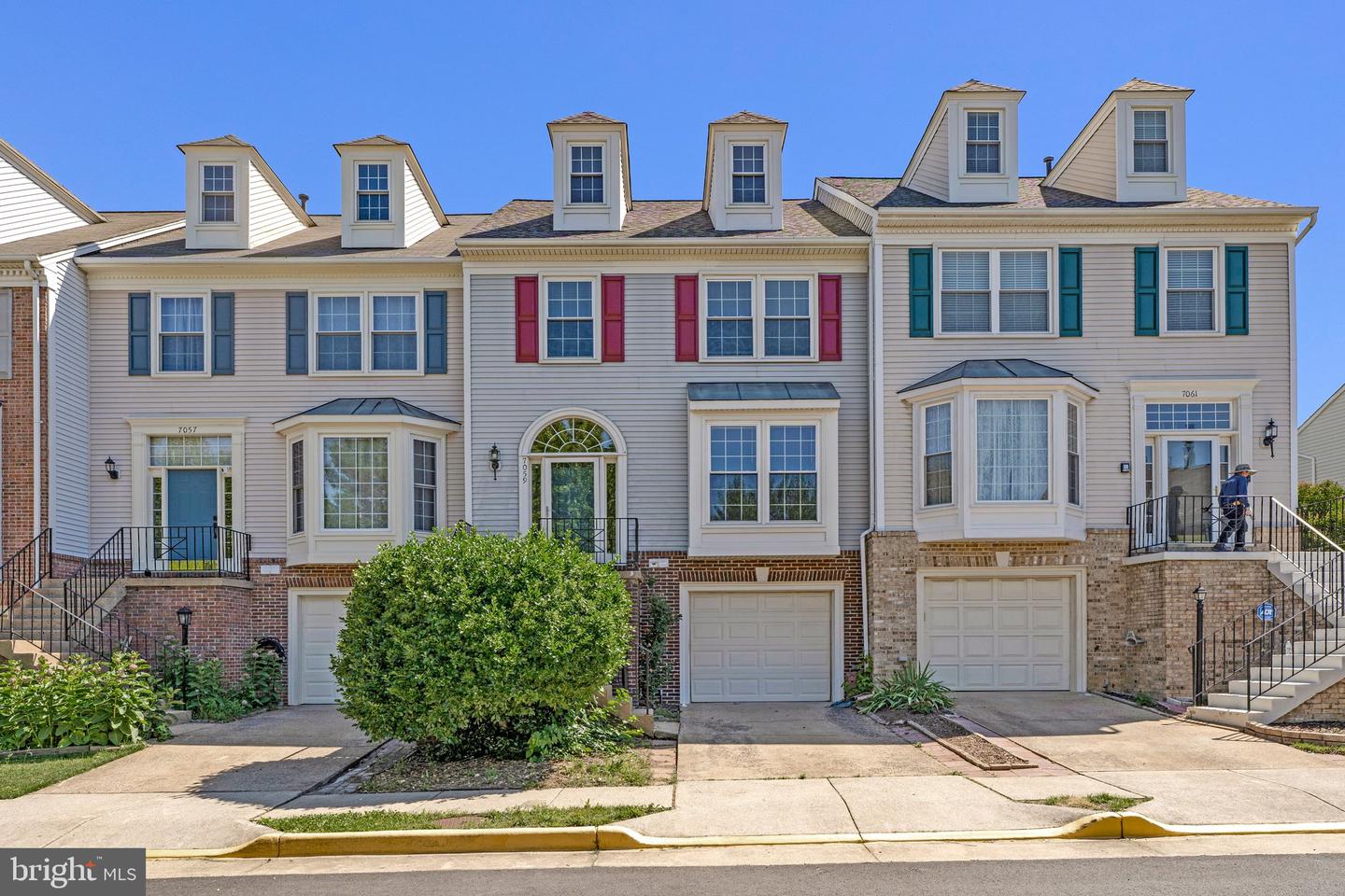 7059 Kings Manor Drive