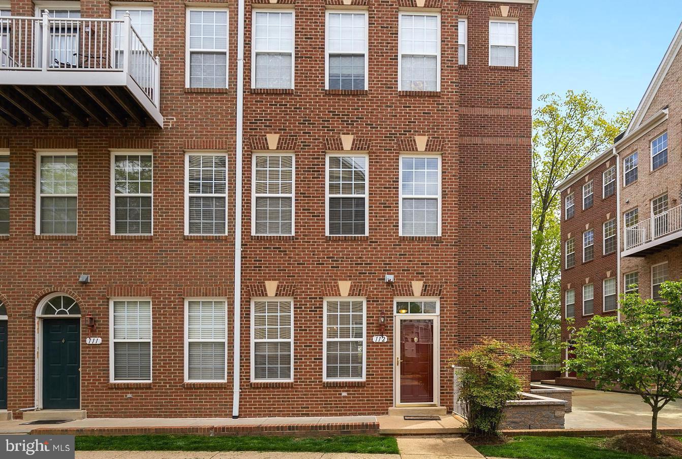 2663 Manhattan Place #112
