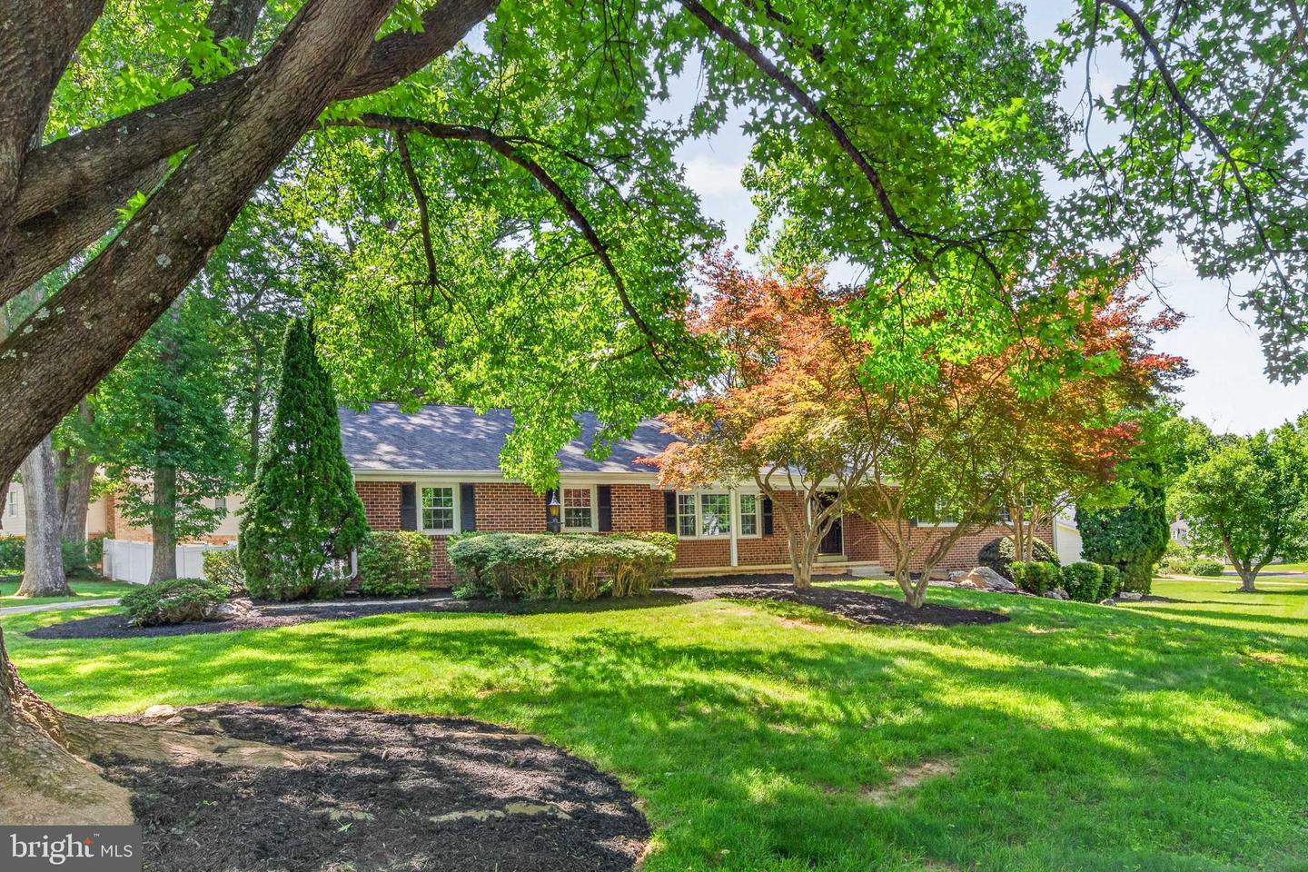 2541 Oak Valley Drive, Vienna