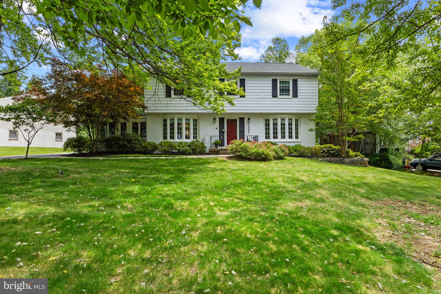 1007 Westbriar Drive NE