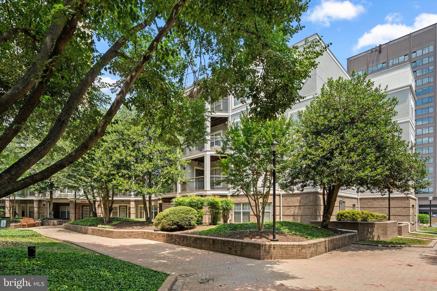 5575 Seminary Road #102