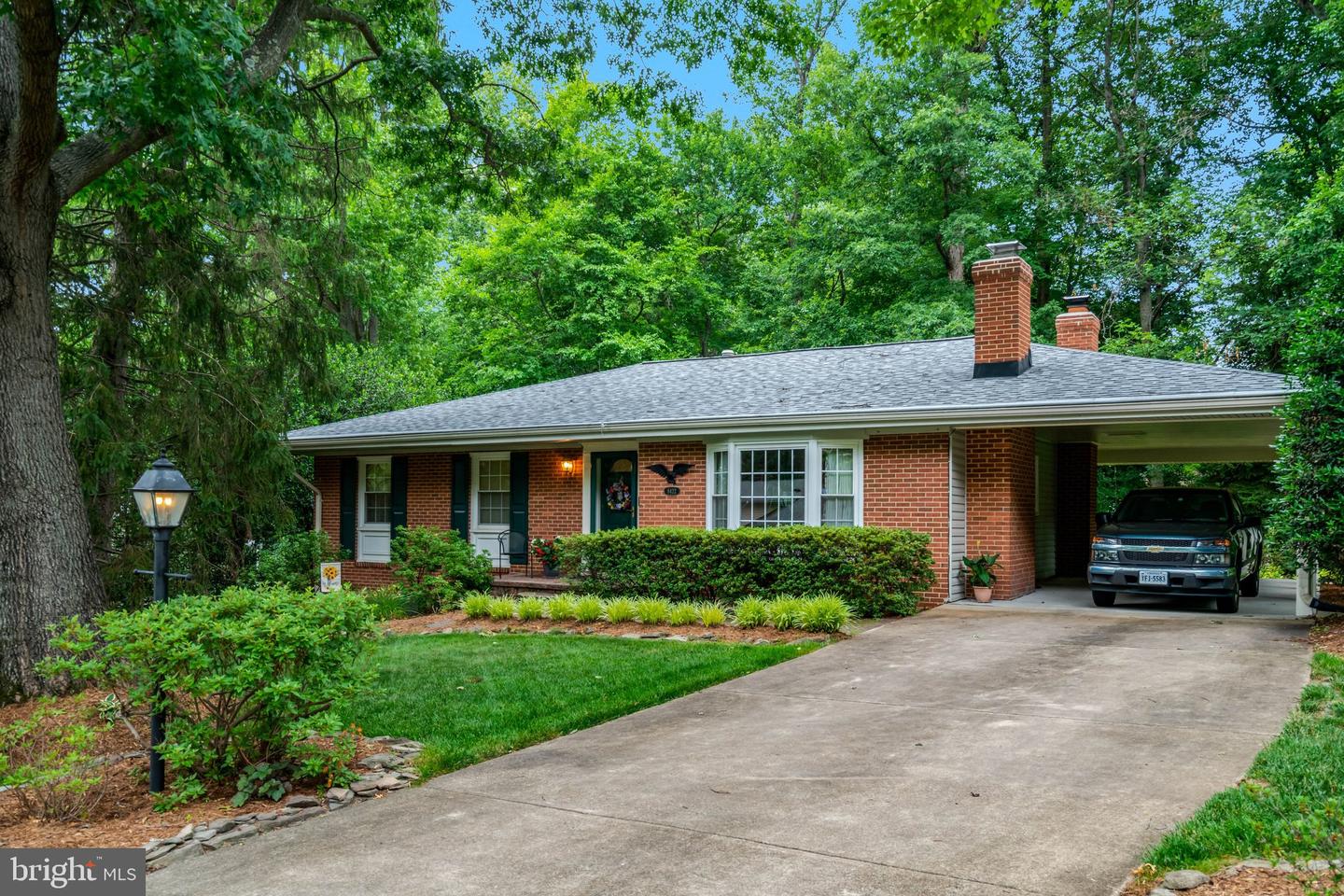 8422 Georgian Way