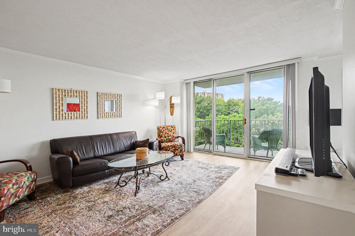 2059 Huntington Avenue #1000