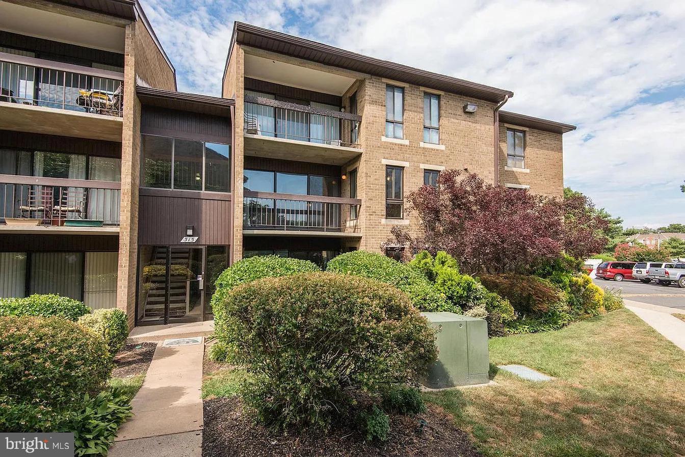 515 Florida Avenue #102