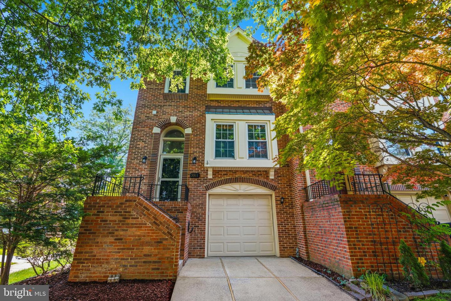 3911 Green Look Court, Fairfax