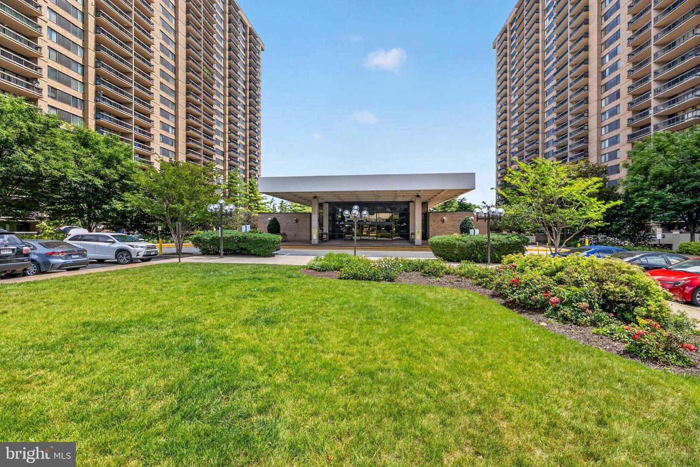 3701 S George Mason Drive #206n