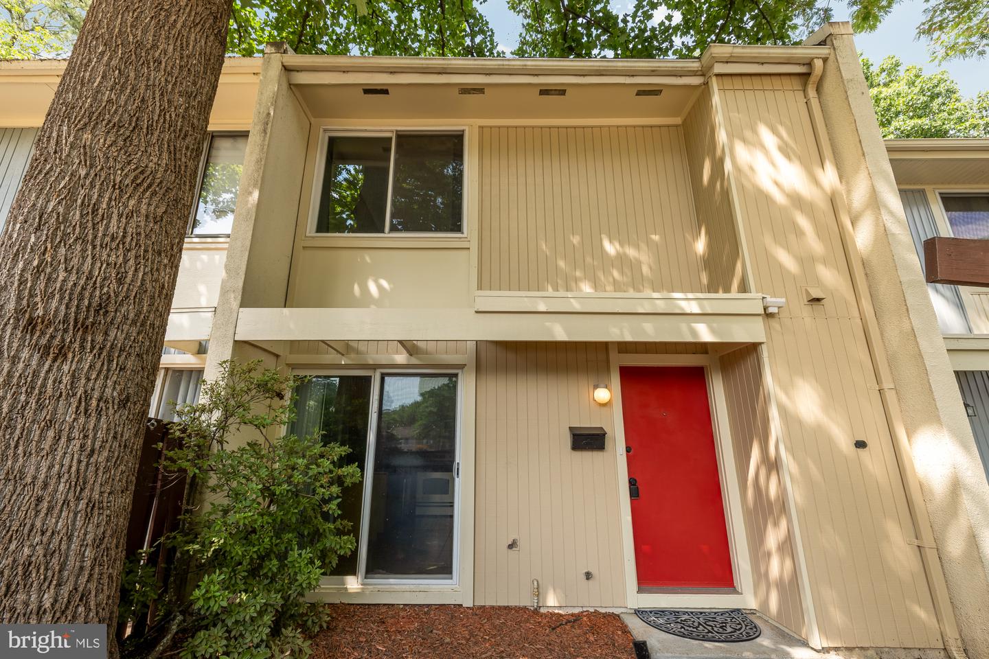 2240 Southgate Square, Reston