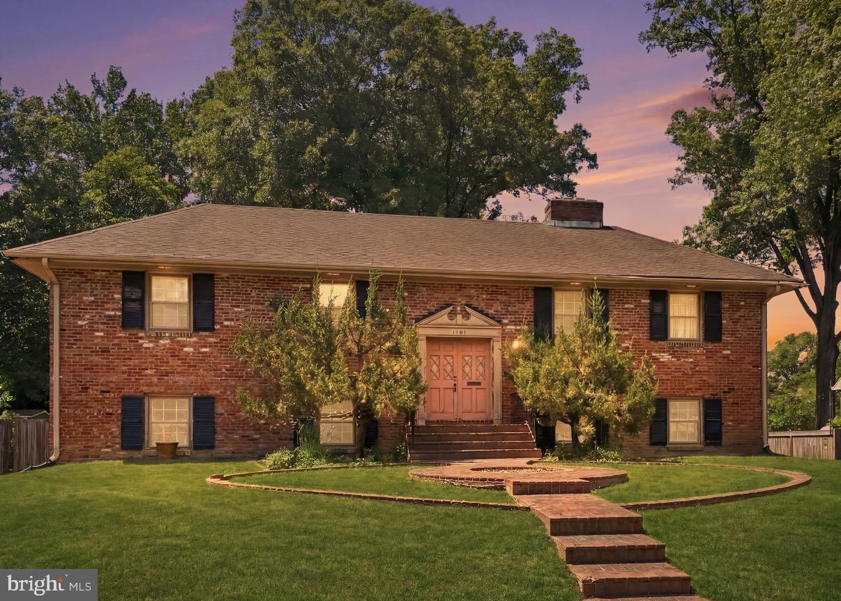 1104 Alden Road, Alexandria