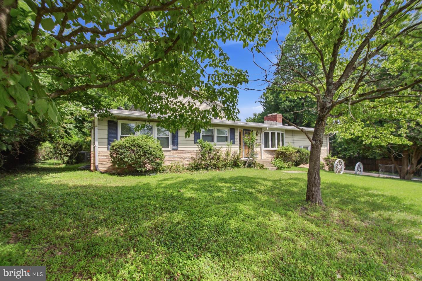 511 Malcolm Rd NW