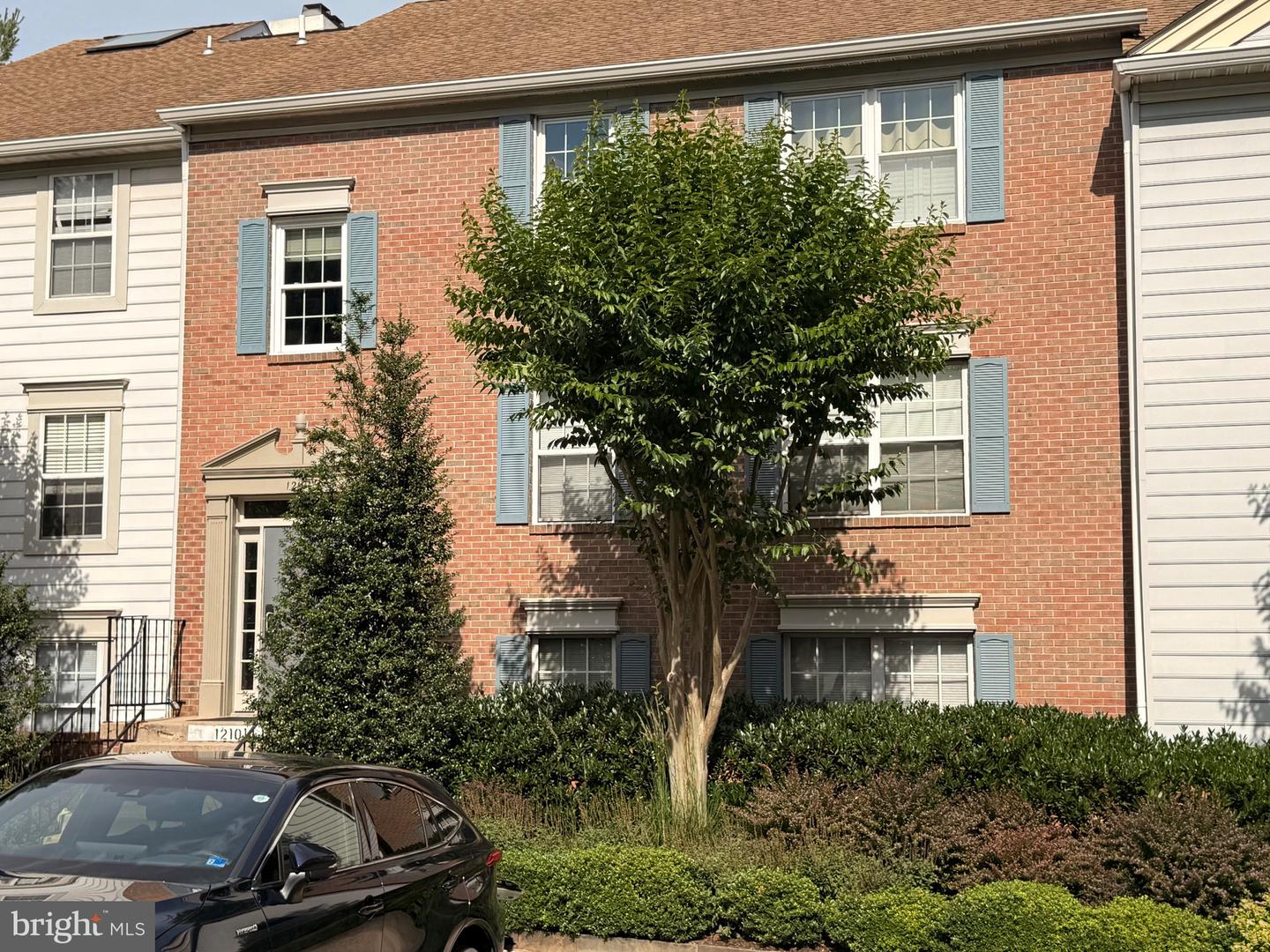 12101 Greenwood Court #301