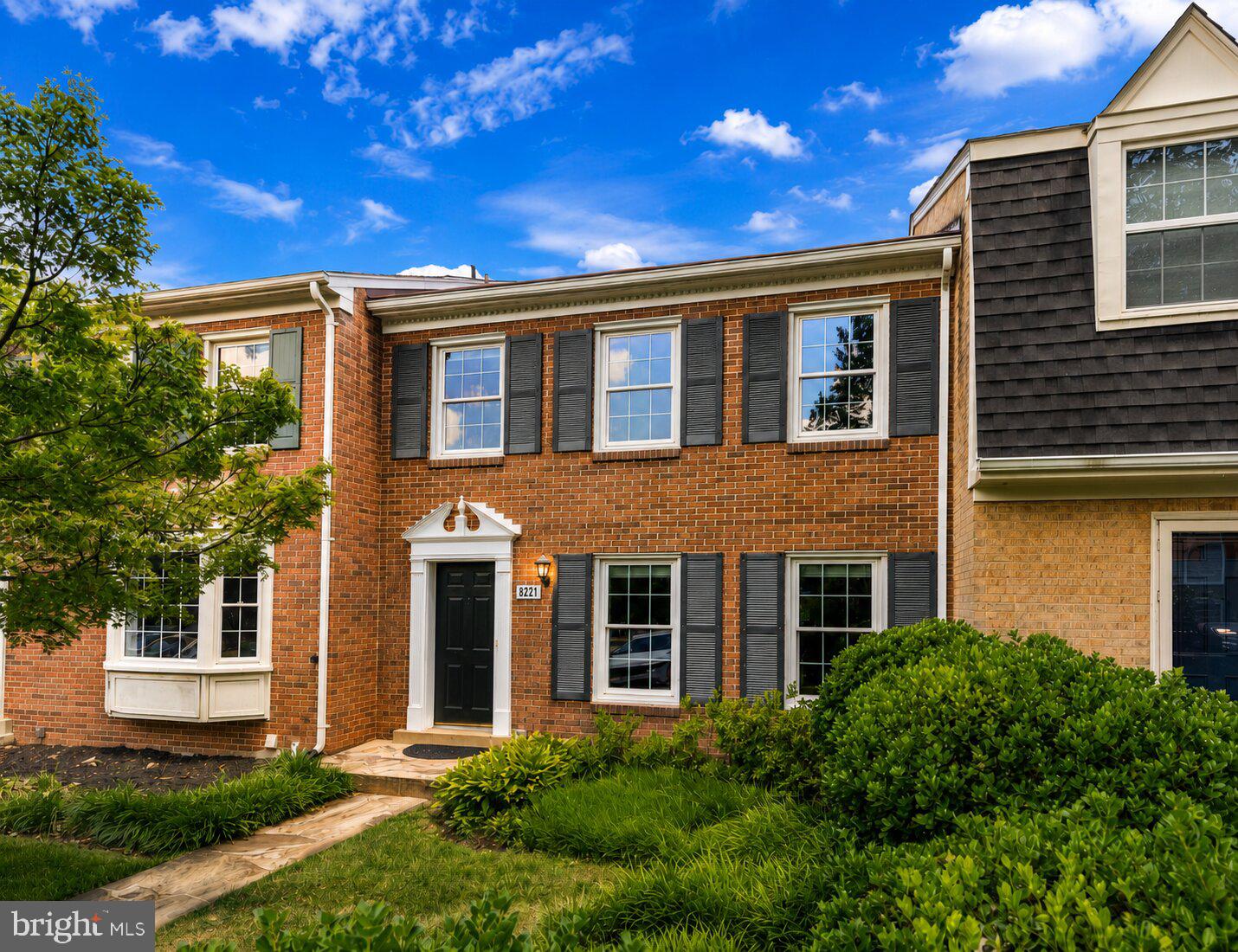 8221 Doctor Craik Court