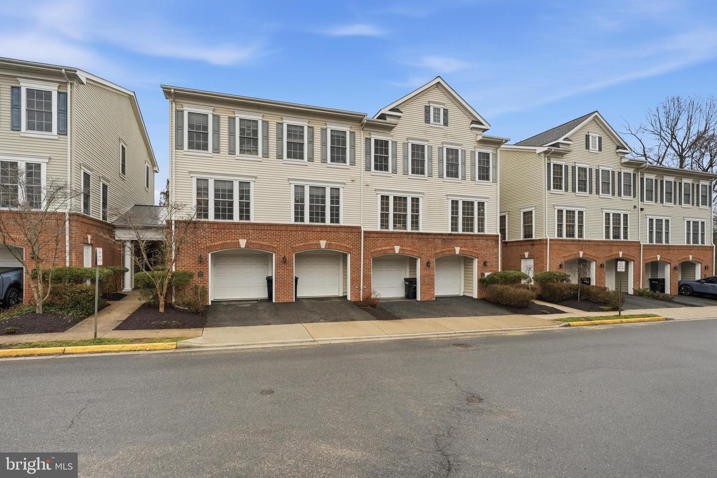3553 Huntley Manor Lane