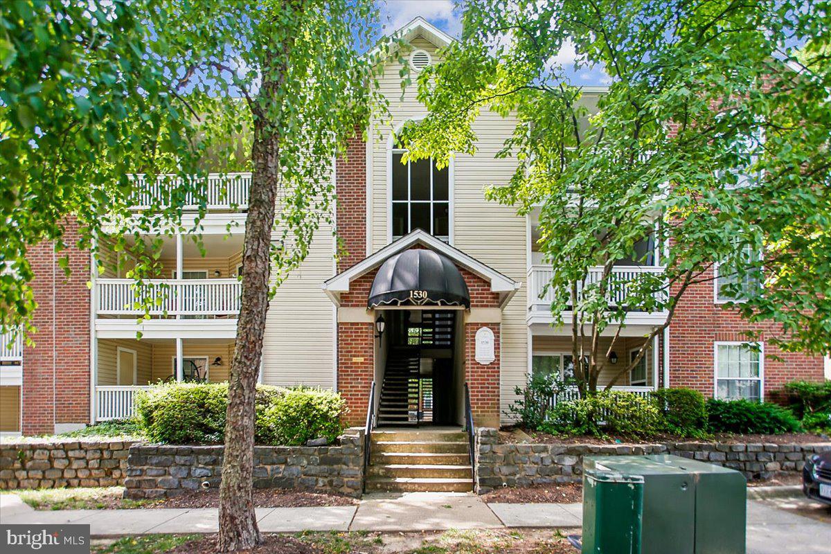 1530 Lincoln Way #203a