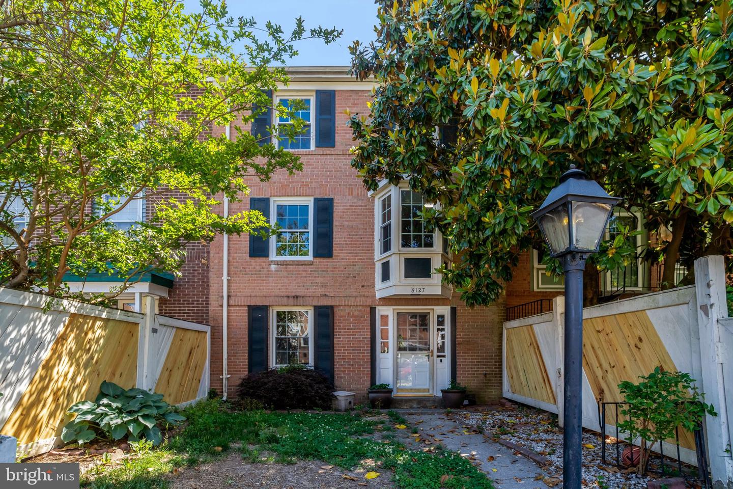 8127 Pinelake Court