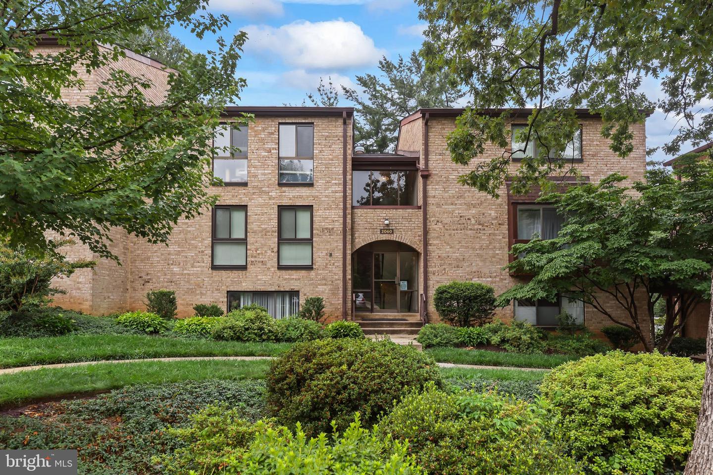 2060 Royal Fern Court #11a
