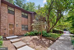 2006 Headlands Circle