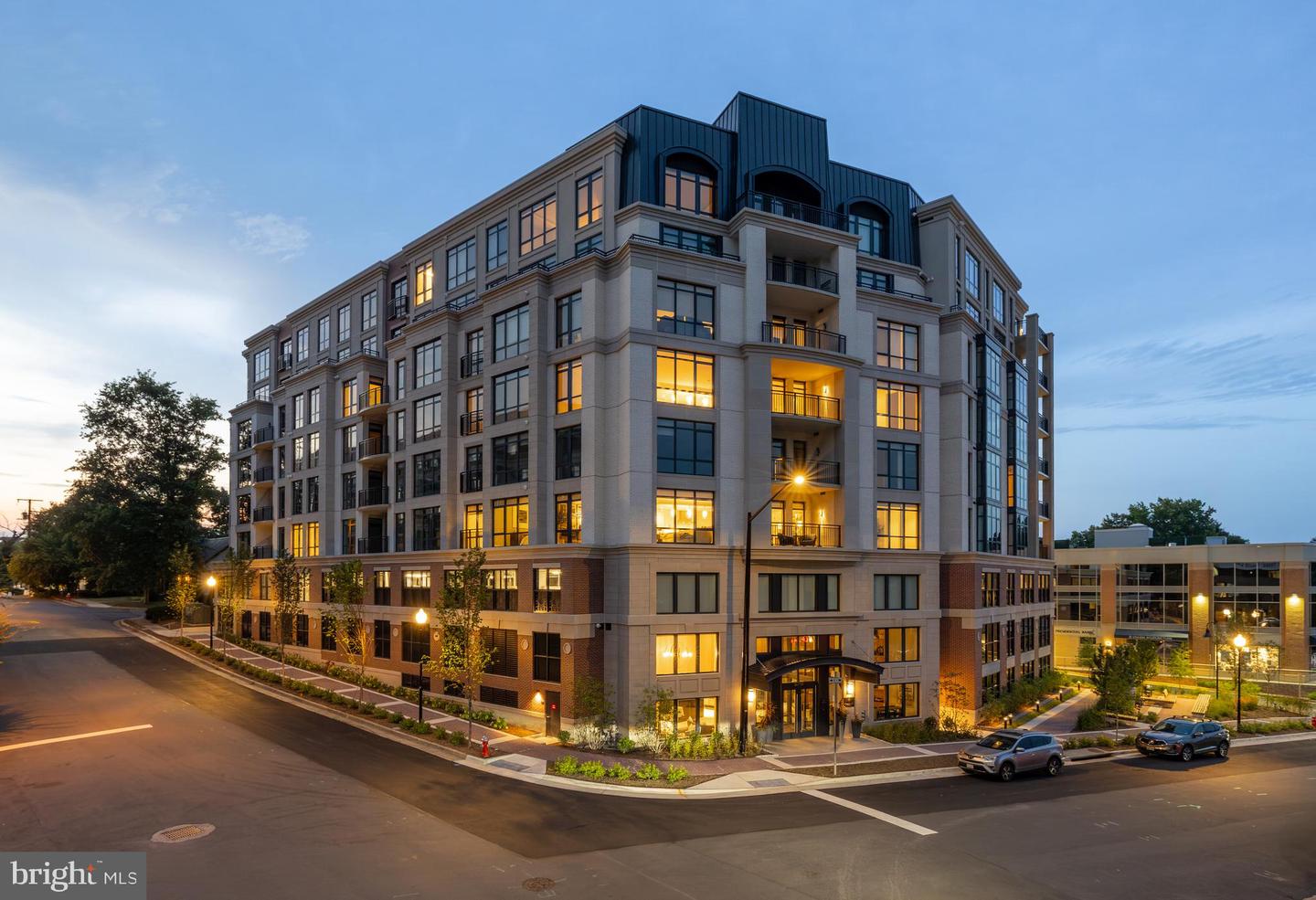 6718 Lowell Avenue #407