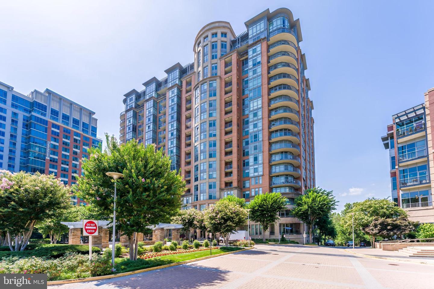 8220 Crestwood Heights Drive #105