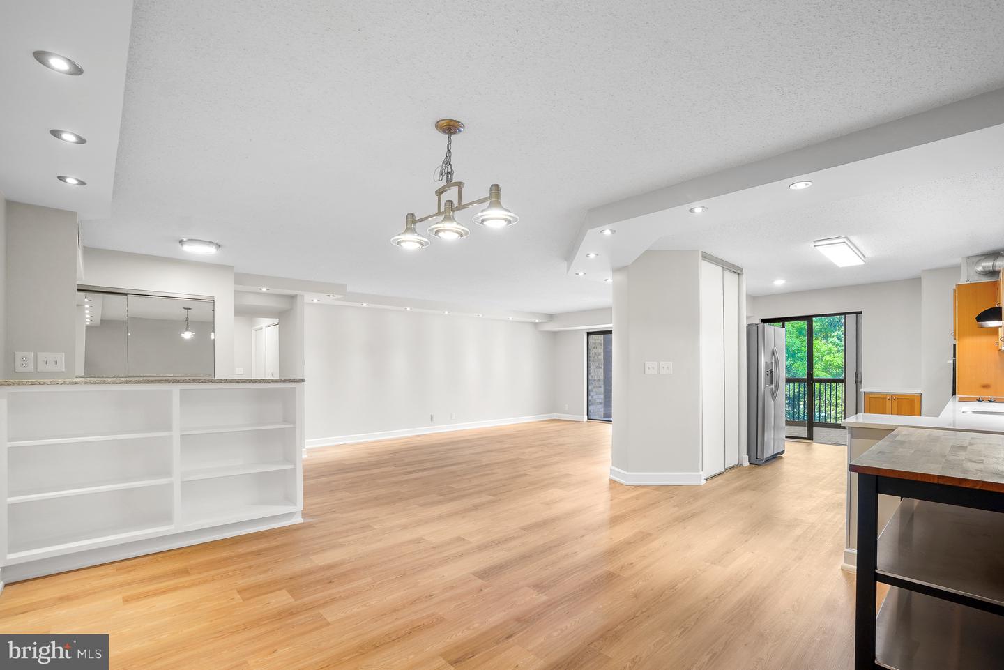 5904 Mount Eagle Drive #601