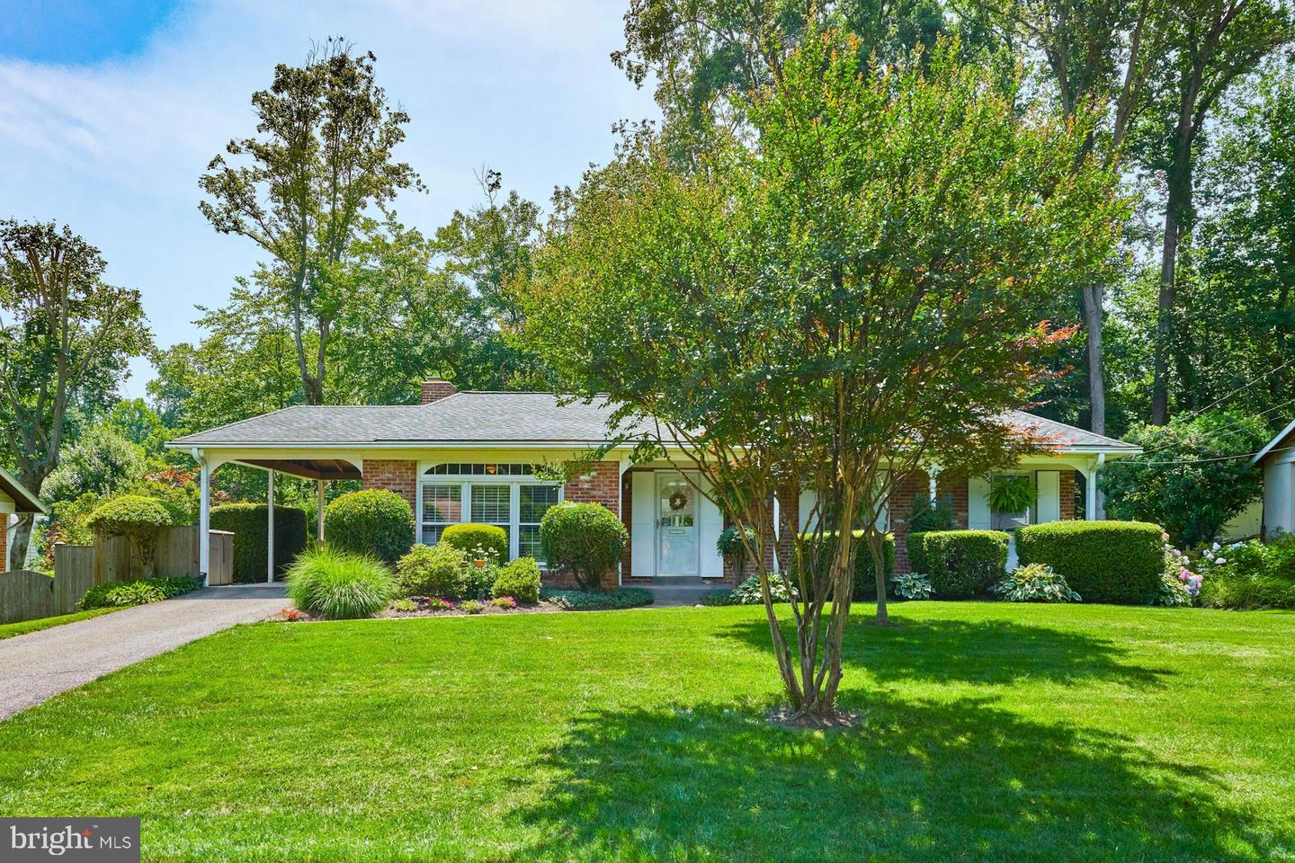 4118 Whispering Lane