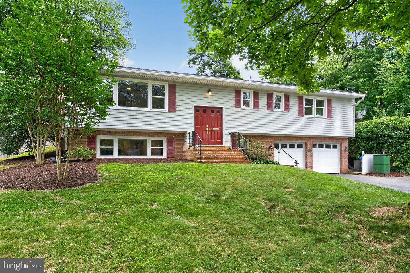 1933 Relda Court