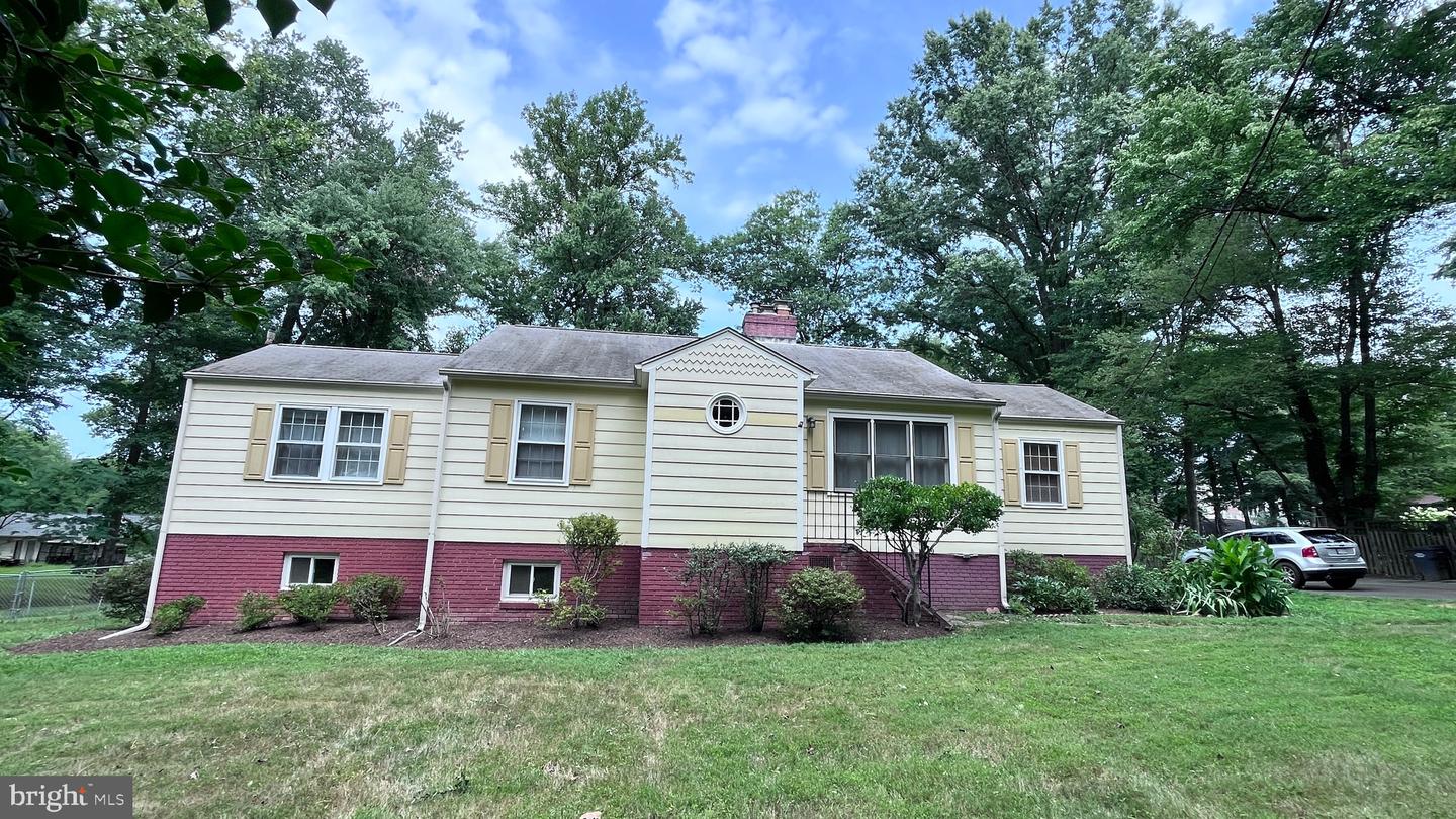 8924 Walker Street, Fairfax